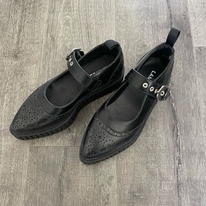 Pointed Toe Buckled Platform Creepers